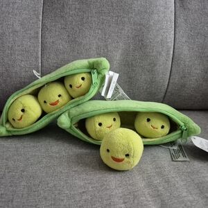 Green Pea Pod Plush Toy Set